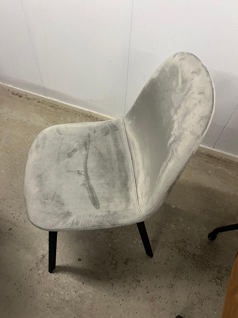 Grijze stoelen set van 4 nieuw!, Huis en Inrichting, Ophalen, ., Zo goed als nieuw, .