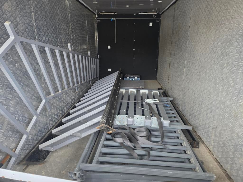 Bar container met dakterras event container tap container, Ophalen
