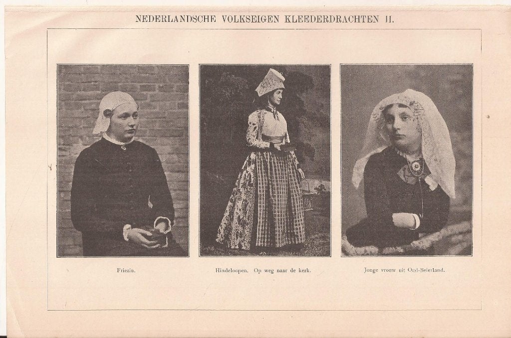 Nederlandsche volkseigen kleederdrachten II Friesland 1909, Ophalen of Verzenden, Foto, Fotografie
