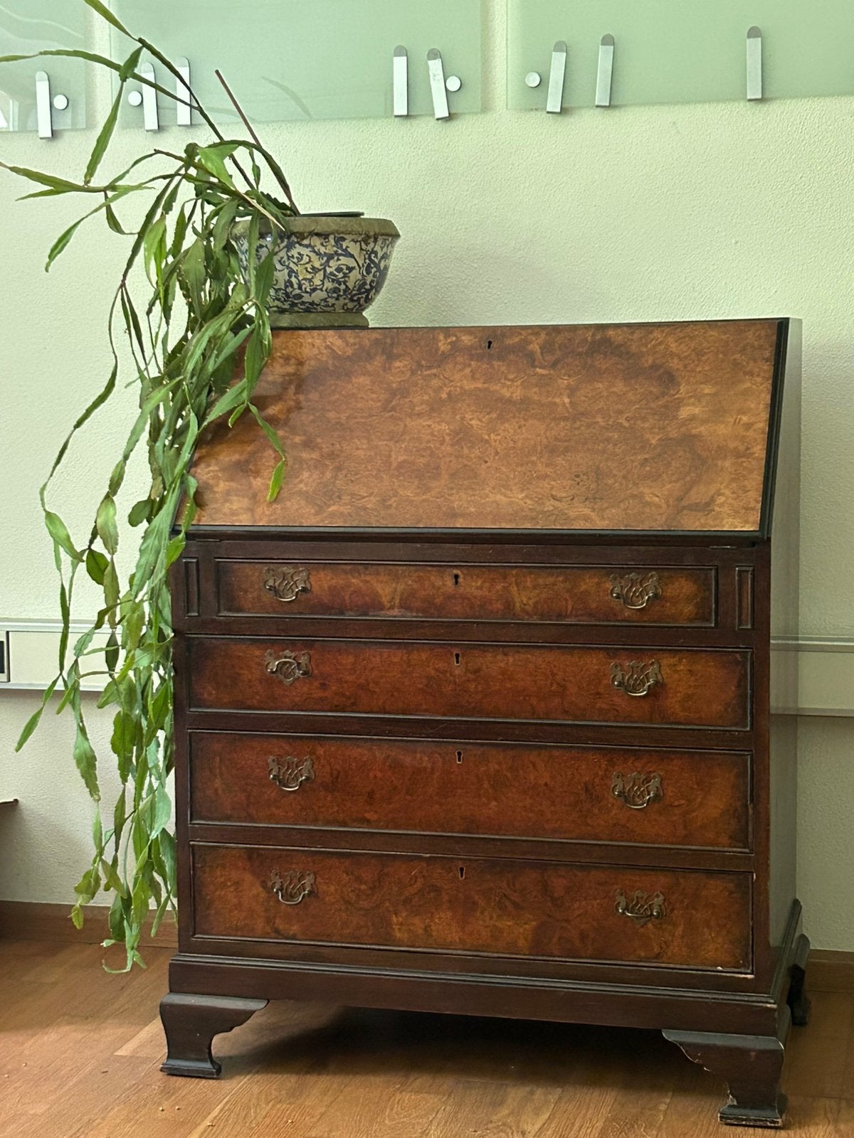 Prachtig notenhout secretaire kabinet met lades, Ophalen