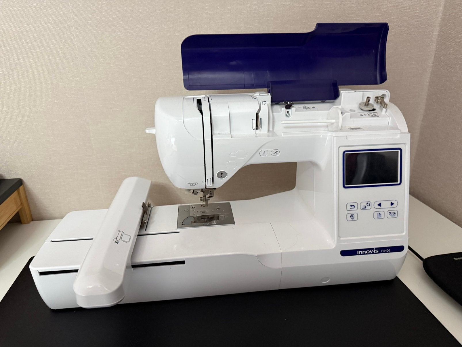 Brother innov-is F440e te koop, Hobby en Vrije tijd, Borduren en Borduurmachines, Ophalen, Zo goed als nieuw, Borduurmachine