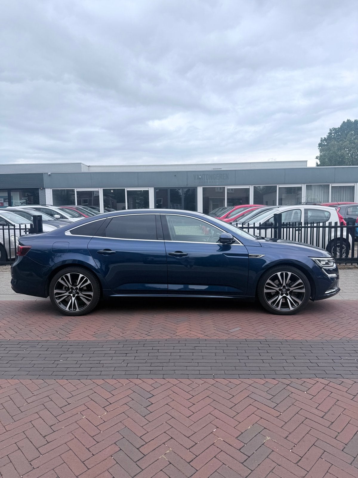 Renault Talisman Energy TCe 200pk EDC 2017 Blauw, Auto's, Renault, 1618 cc, 4 cilinders, Blauw, 75 €/maand