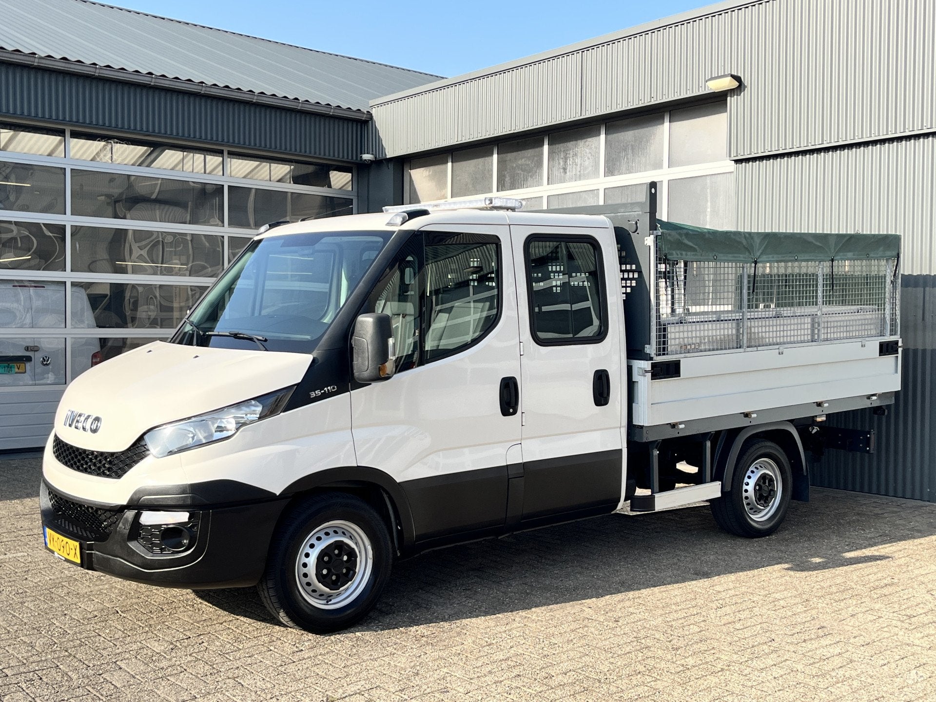 Iveco Daily 35S11D 2.3 DC 7 persoons 3500kg trekgewicht Airc, Auto's, 13 km/l, Euro 5, Gebruikt, Zwart