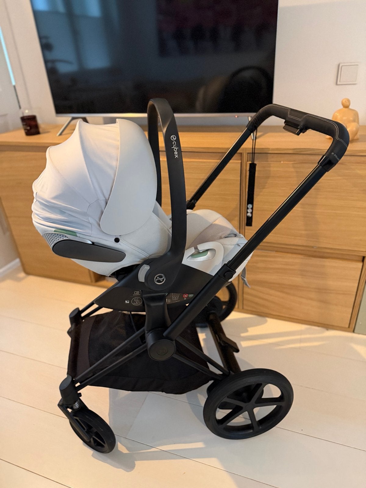 CYBEX elektrische e-Priam kinderwagen met autostoel en wieg, Kinderen en Baby's, Zo goed als nieuw, Combiwagen, Met autostoeltje