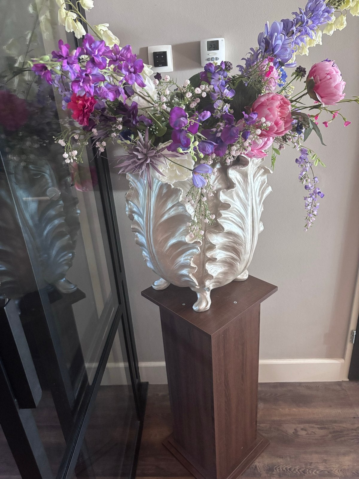 Grote decoratieve vaas parelmoer. Zonder bloemen, Ophalen, Op voet