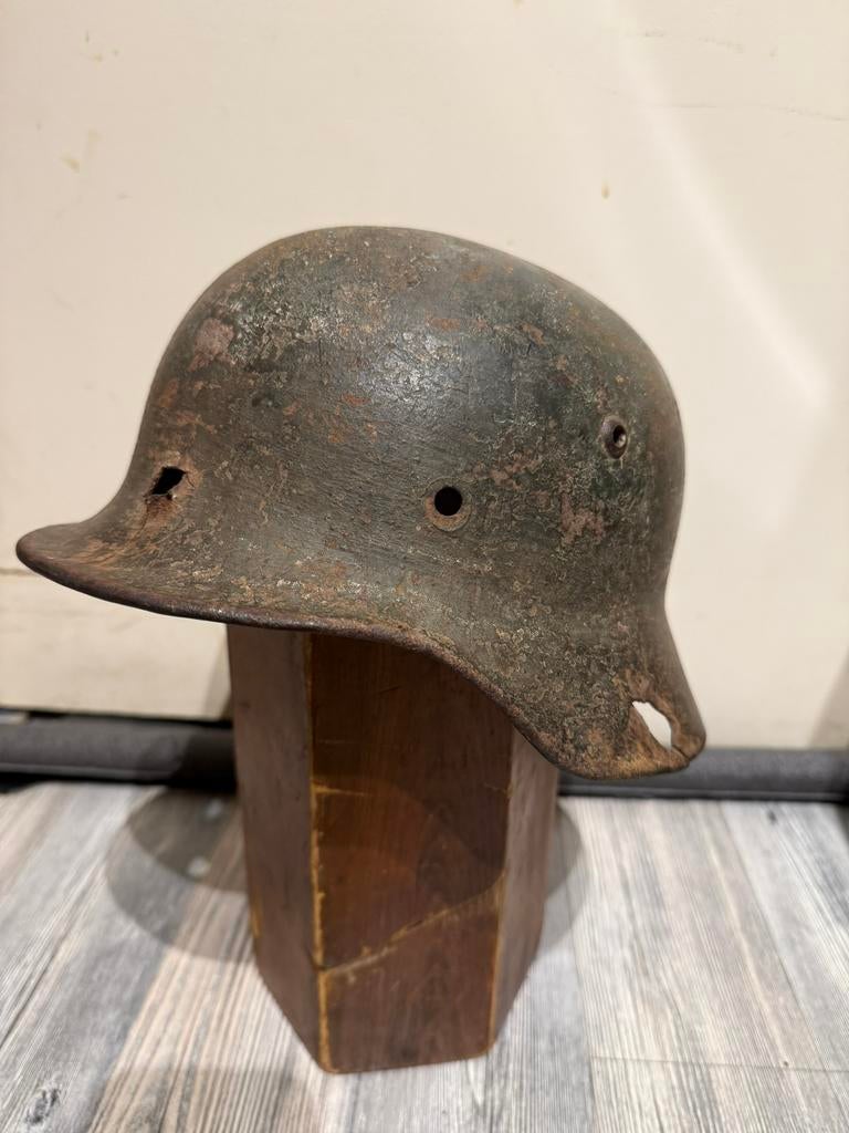 Duitse M35 Helmschaal Reissue SD XX? Battledamage groen WW2, Verzamelen, Ophalen of Verzenden, Landmacht, Duitsland, Helm of Baret