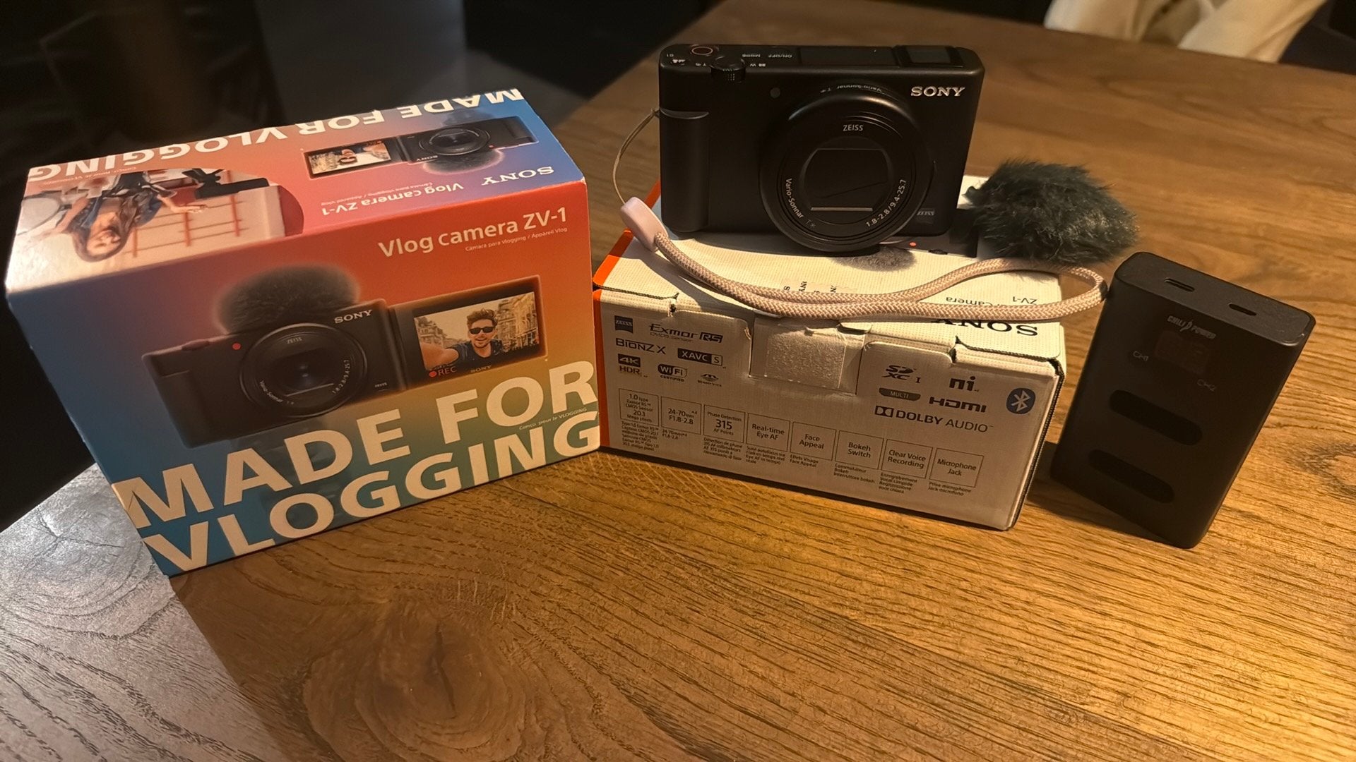 Sony ZV1 digital camera, Audio, Tv en Foto, Ophalen, Accu, Zo goed als nieuw, Compactcamera