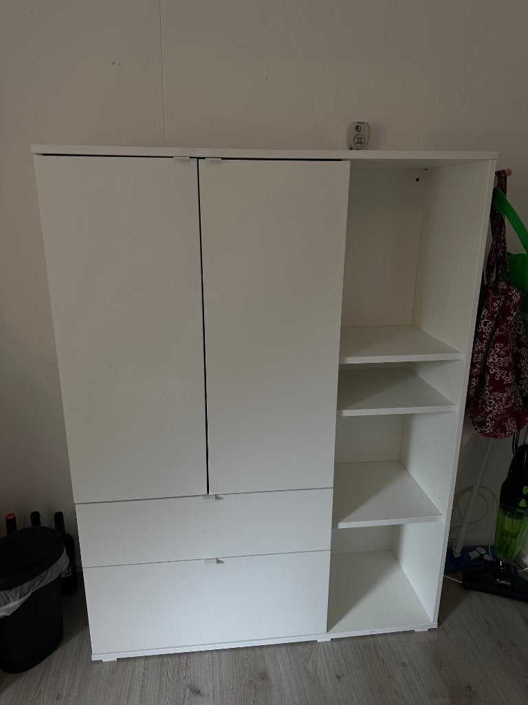 Ikea kast wit H140xB105XD37, Huis en Inrichting, Kasten | Lockerkasten, Ophalen, Zo goed als nieuw, Netjes