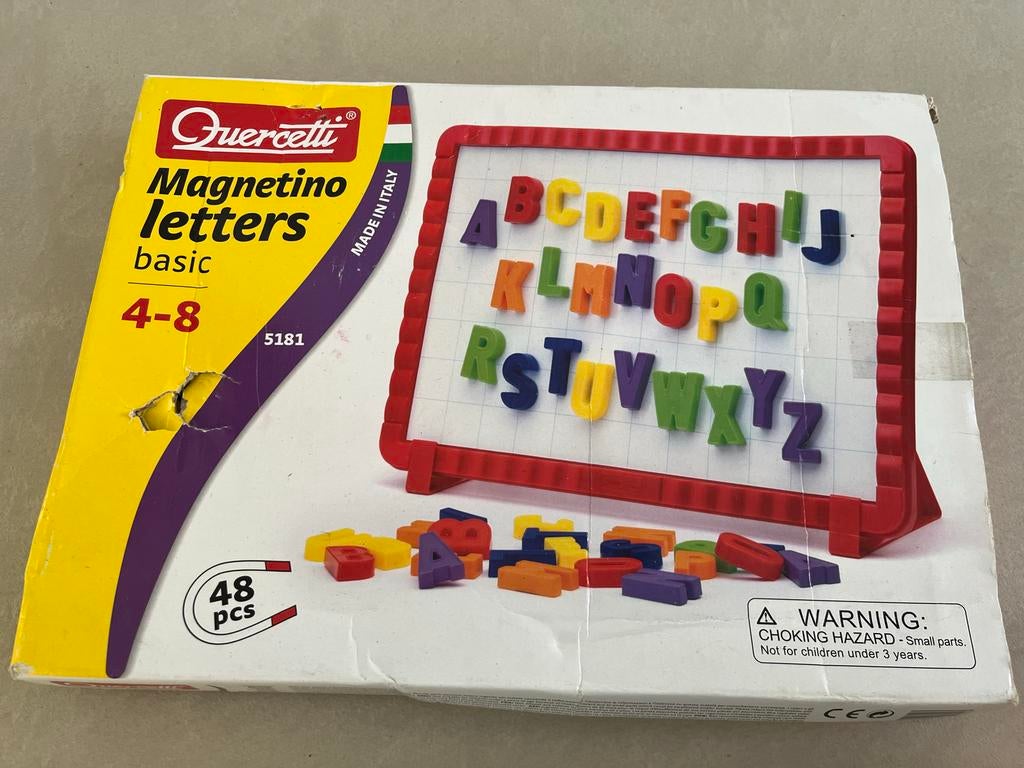 Quercetti Magnetino Letters Basic - Magnetisch Bord, Kinderen en Baby's, Speelgoed | Educatief en Creatief, Gebruikt, Taal en Lezen
