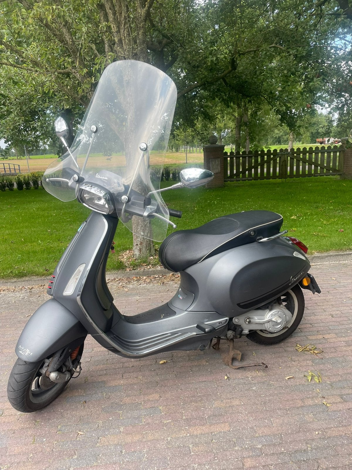 Vespa sprint, Fietsen en Brommers, Ophalen, Vespa S, Zo goed als nieuw, Benzine