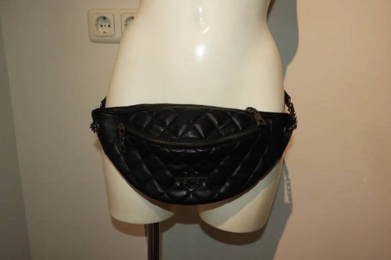 Love Moschino buik tasje ruiten stiksel merklogo voorkant