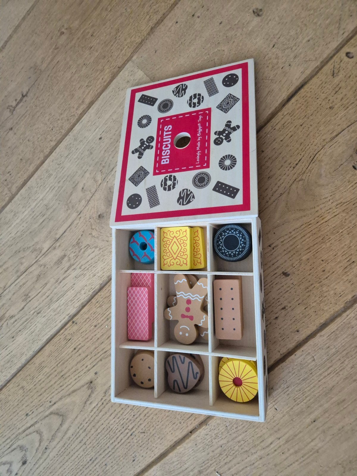 Houten speelgoedkoekjes set in doos, Ophalen of Verzenden, Zo goed als nieuw, Overige typen
