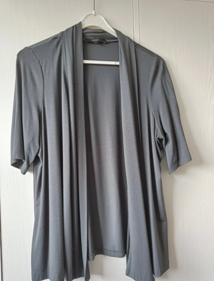 Dames vest maat L, Kleding | Dames, Truien en Vesten, Ophalen of Verzenden, Zo goed als nieuw, Maat 42/44 (L), Grijs