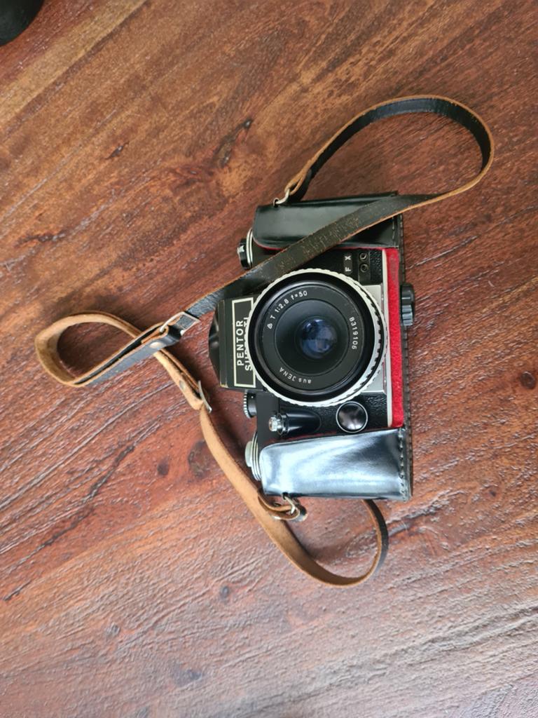 Vintage Pentor Super TL Spiegelreflexcamera met leren tas, Ophalen of Verzenden