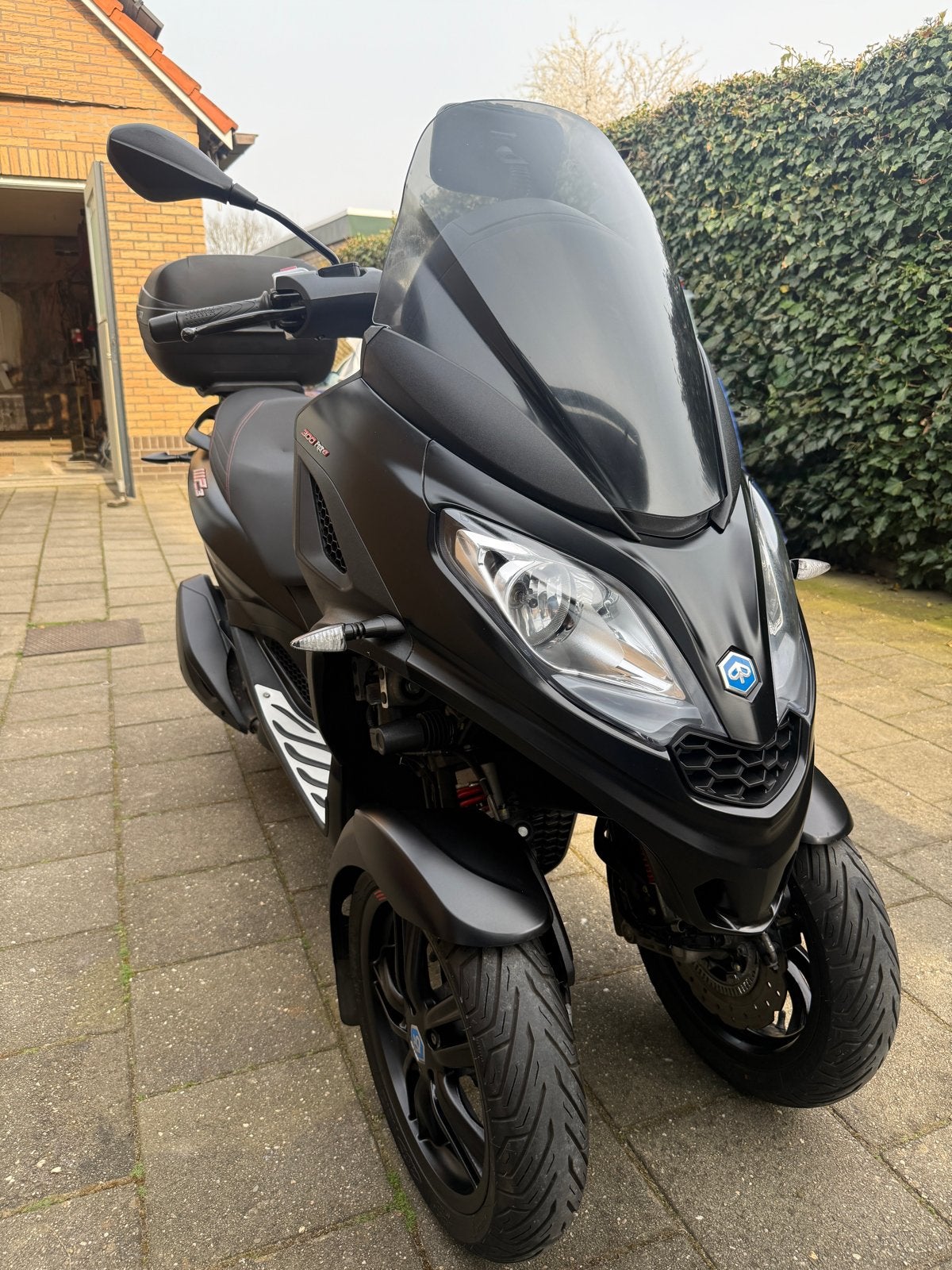 Piaggio MP3 300 HPE Sport - Mat Zwart - Topkoffer, Motoren, Particulier, Scooter