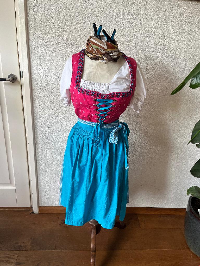 Originele Dirndl met schort maat 36 Country line, Ophalen of Verzenden, Overige thema's, Kleding, Maat 36 (S)
