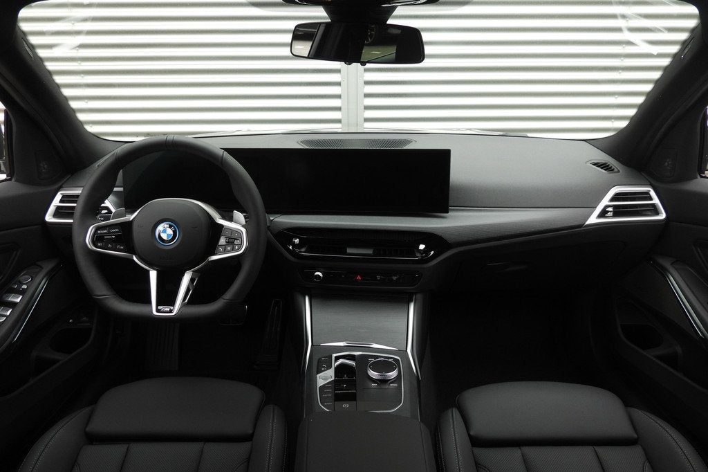 BMW 3 Serie Touring 330e M Sport Automaat / Panoramadak / Tr, Automaat, 1998 cc, Zwart, 4 cilinders