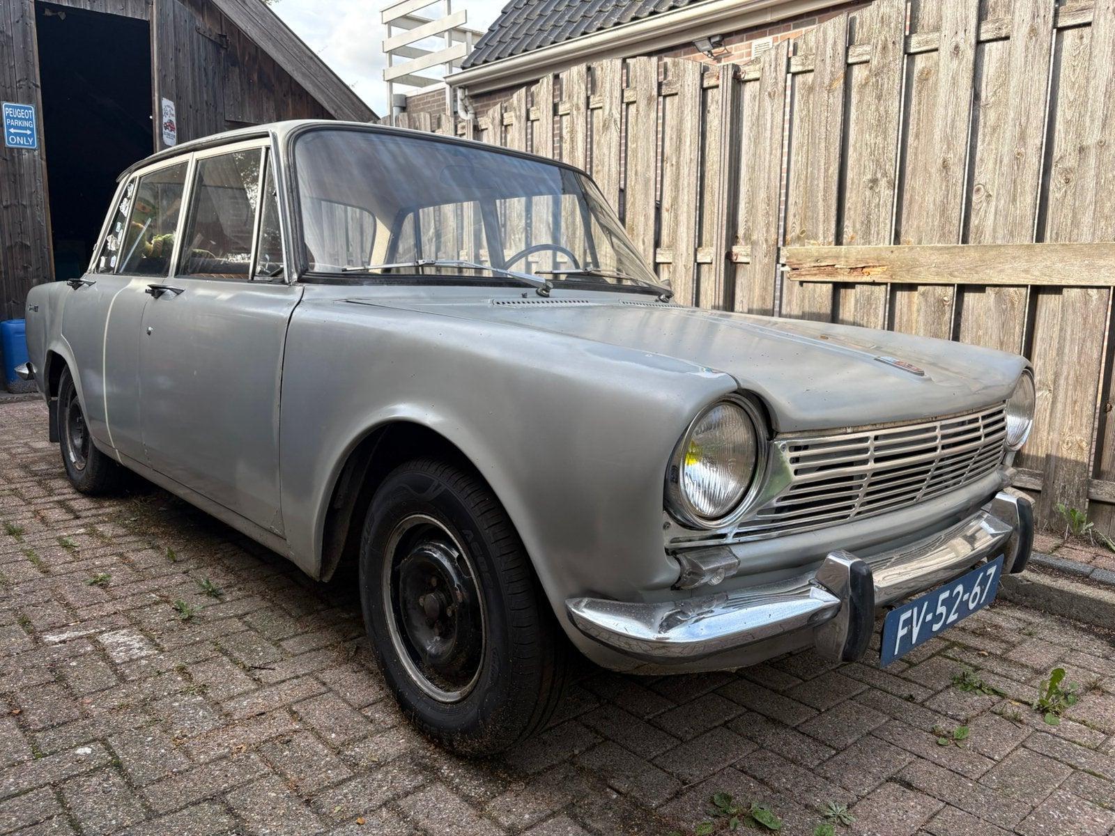 Simca 1300 met 1500 blok, Achterwielaandrijving, Handgeschakeld, Particulier, Sedan
