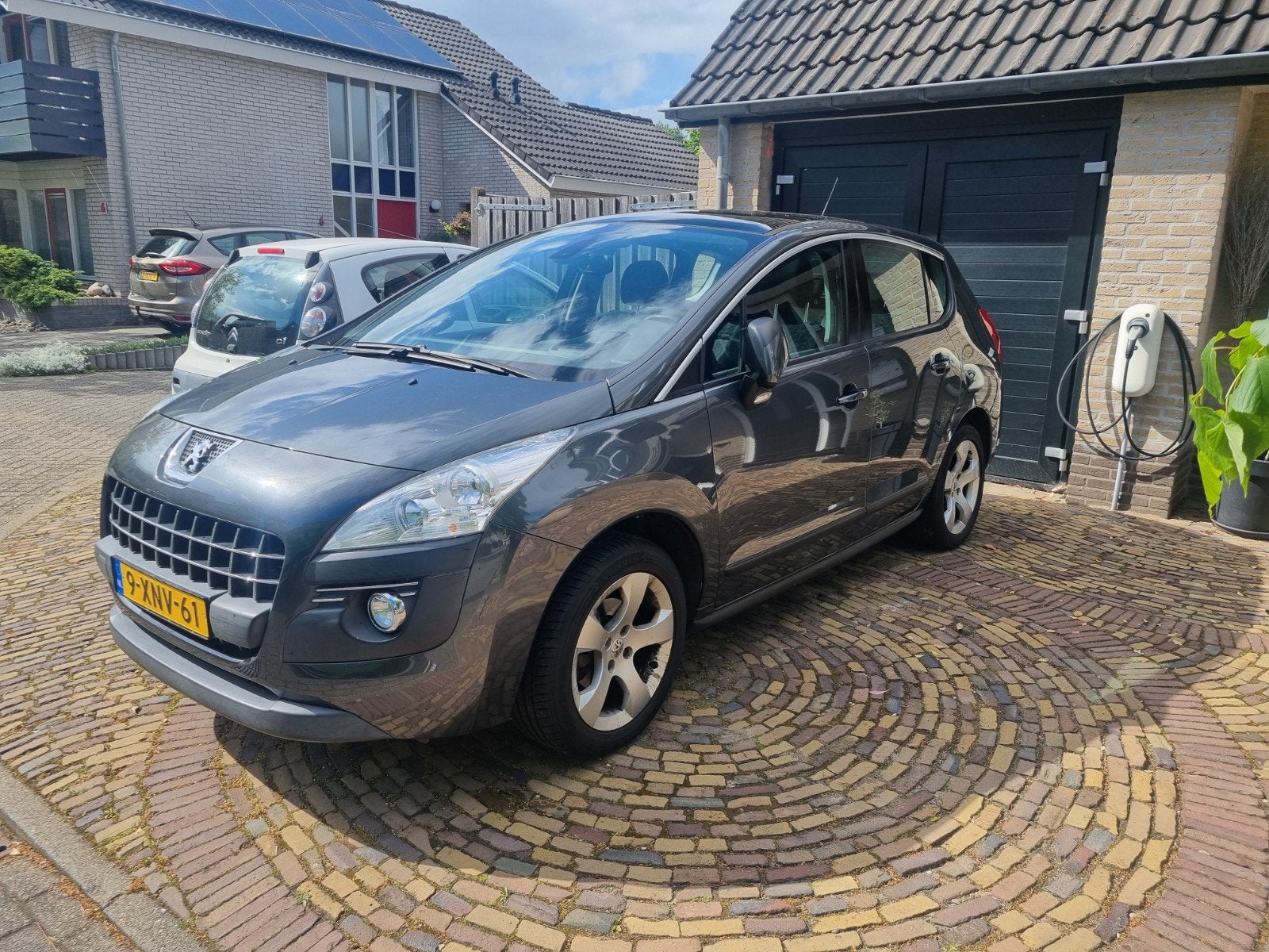 Peugeot 3008 1.6 VTI, TOP onderhouden, trekhaak, panoramadak, Voorwielaandrijving, Stof, 4 cilinders, 14 km/l