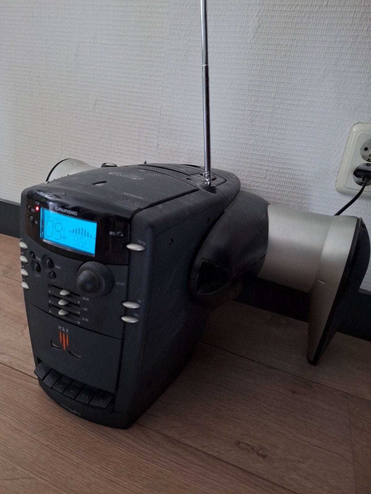 Space radio grundig, Ophalen, Gebruikt, Radio, Met cd-speler
