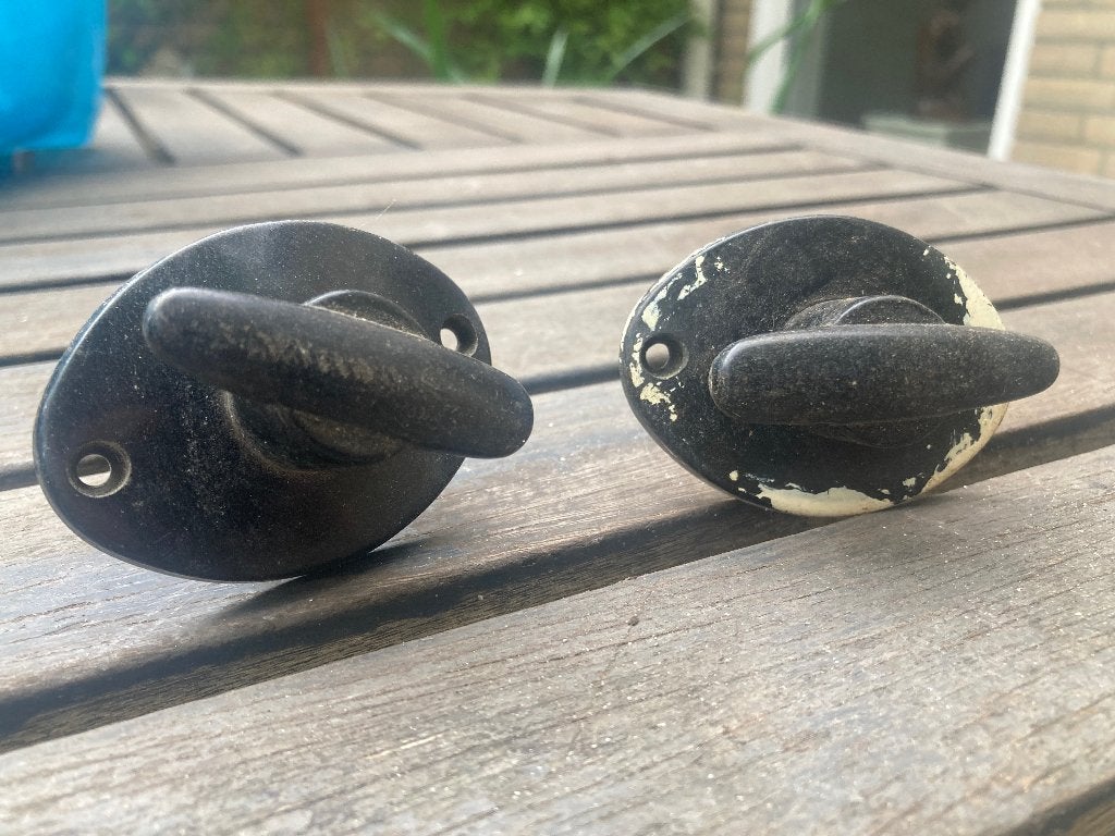 2x bakelieten draaiknoppen, Ophalen, Gebruikt