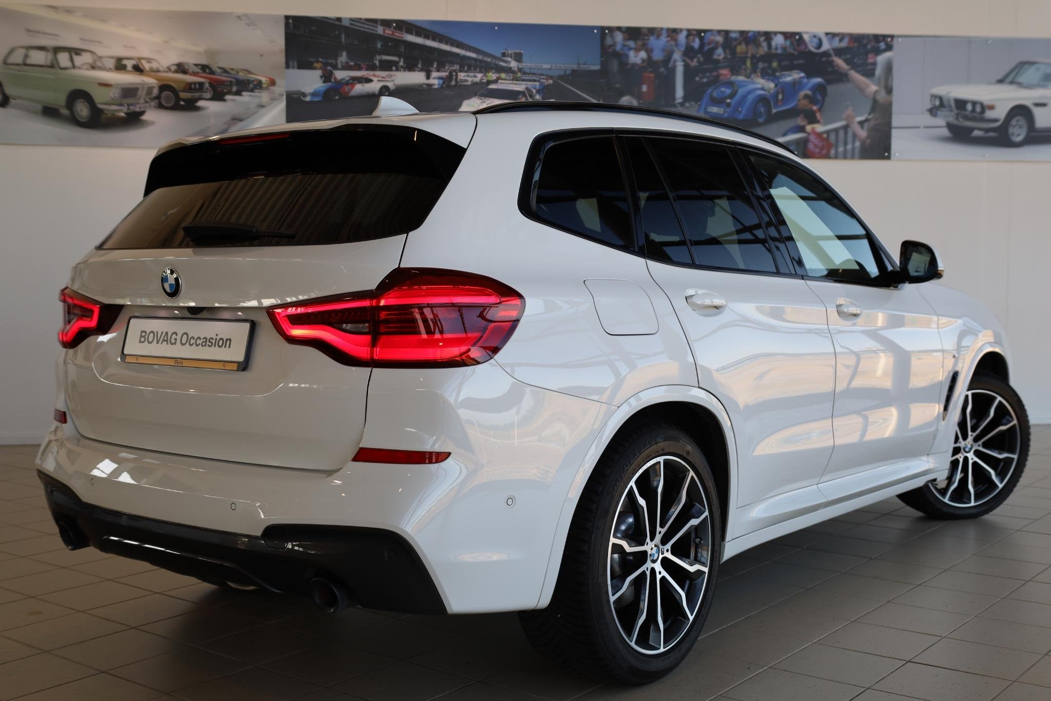 BMW X3 xDrive20i High Executive |M Sport | Panorama dak | tr, Auto's, Stof, Gebruikt, 4 cilinders, Wit