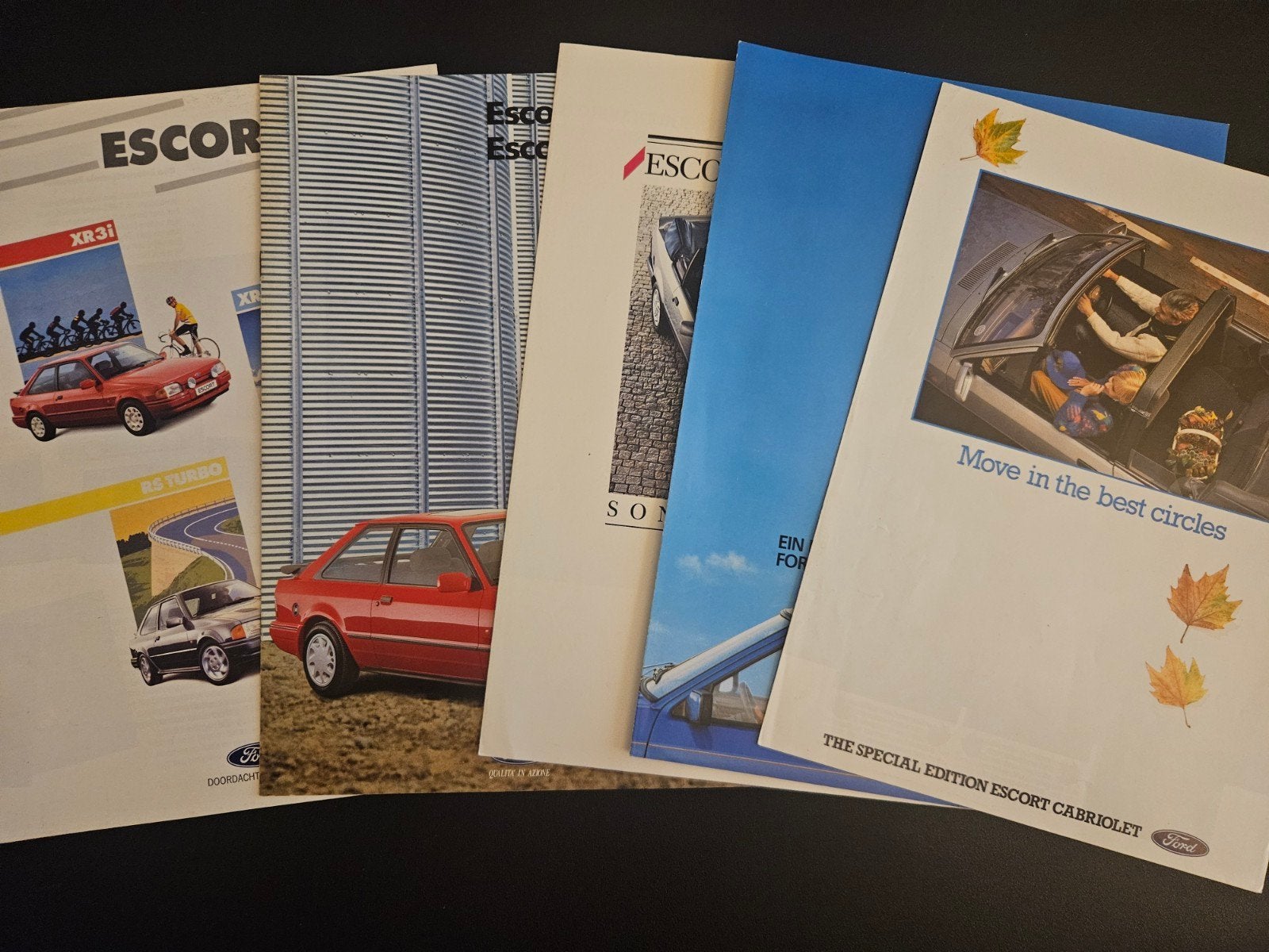 5 Brochures Ford Escort XR3i, RS Turbo & Cabrio, Boeken, Ophalen of Verzenden, Zo goed als nieuw, Ford