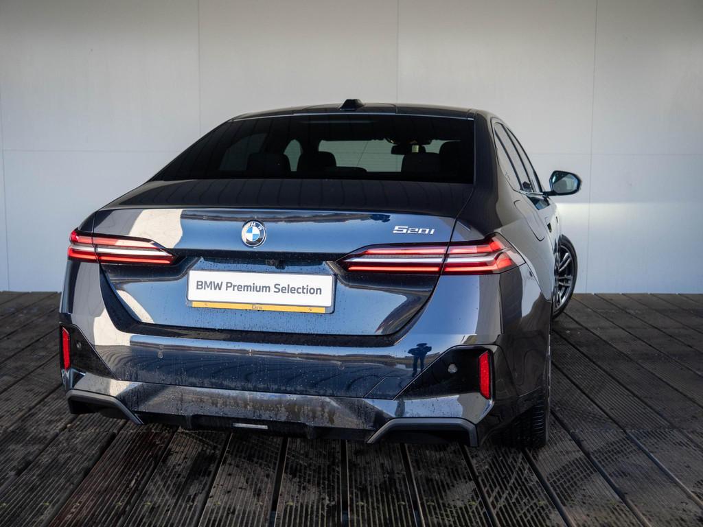 BMW 5 Serie Sedan 520i | M Sportpakket | Innovation Pack | S, 1998 cc, Gebruikt, Zwart, Origineel Nederlands