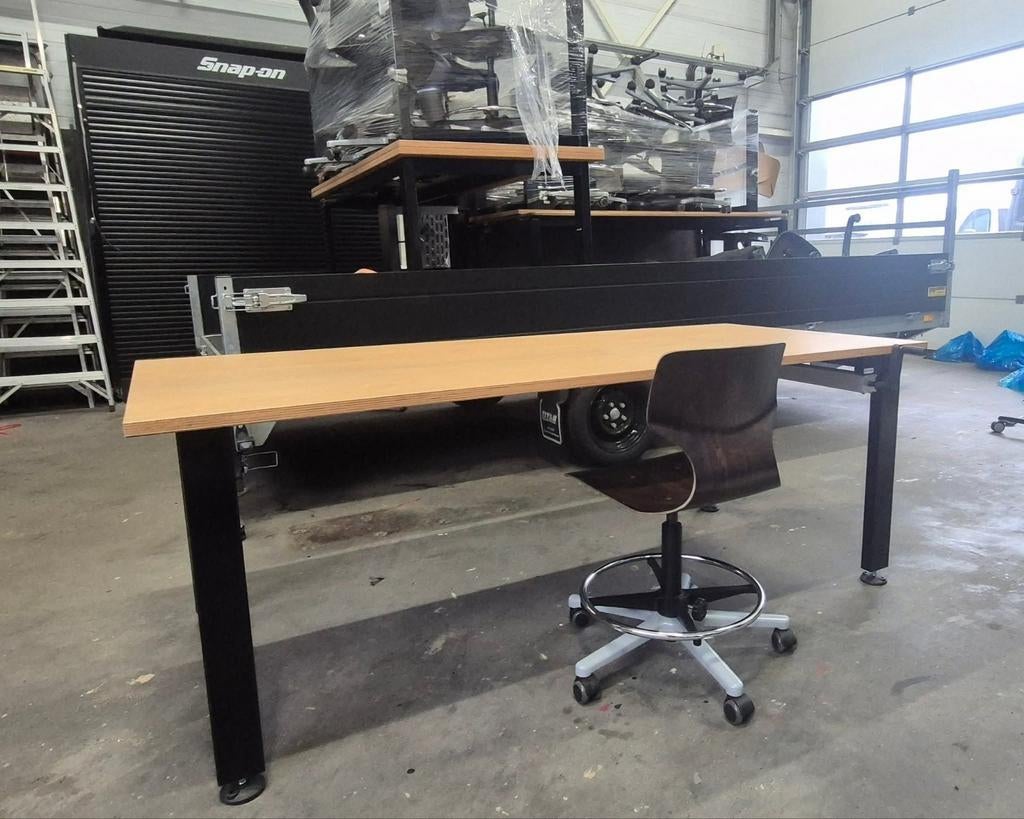 In hoogte verstelbare werktafels 200x90 cm - Techni-meubel, Huis en Inrichting, Bureaus, Gebruikt, Zit-sta bureau, Overige merken