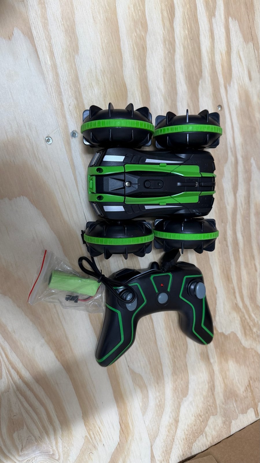 GILA Amfibische Stunt Auto RC - Groen, Auto offroad, Nieuw, RTR (Ready to Run), Overige schalen