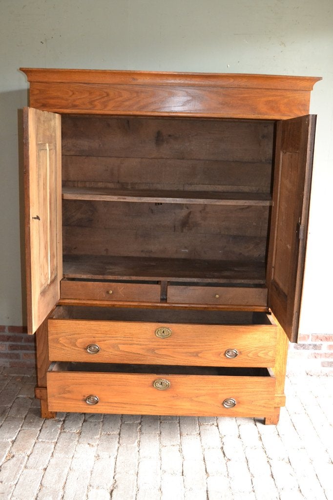 Prachtig strak antiek iepen houten kabinet, Verzenden