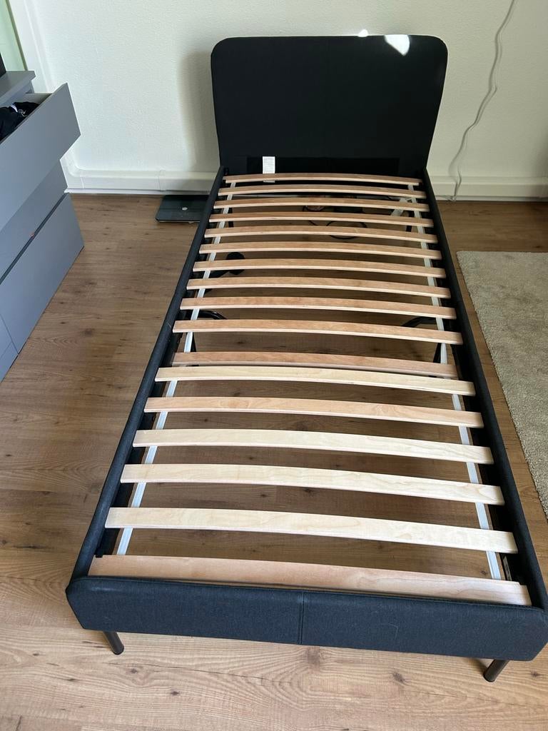 IKEA Slattum bedframe 90x200 met lattenbodem - ZGAN, 90 cm, Eenpersoons, Zwart, Ophalen of Verzenden