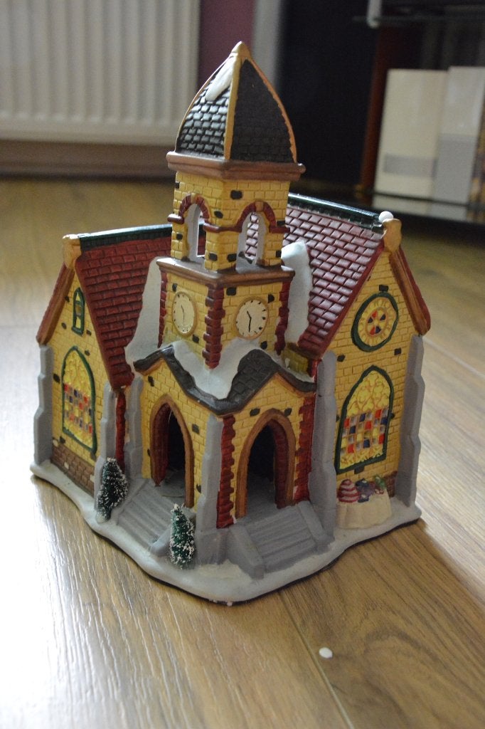 Dickensville kersthuisje Kerk met verlichting en doos, Diversen, Ophalen of Verzenden, Zo goed als nieuw