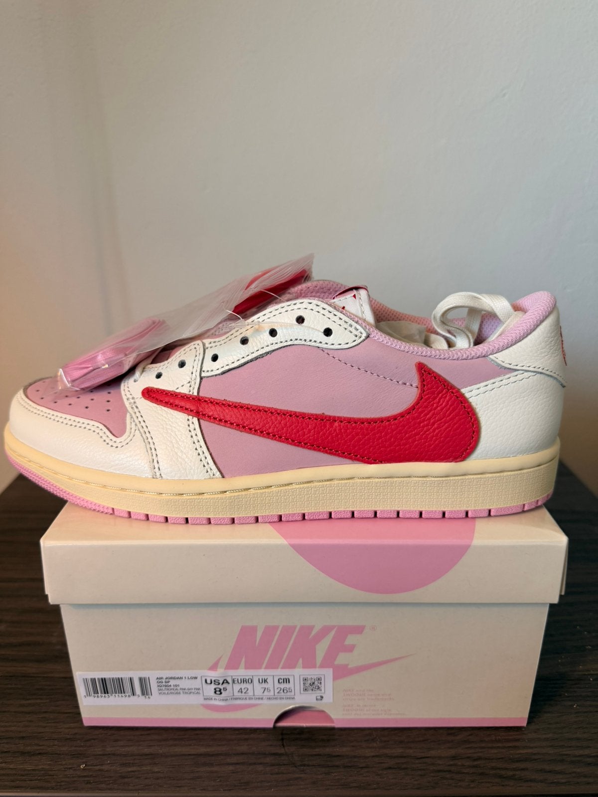 Nike Air Jordan 1 Low Travis Scott | Tropical Pink, Nieuw, Ophalen of Verzenden, Sneakers of Gympen, Roze