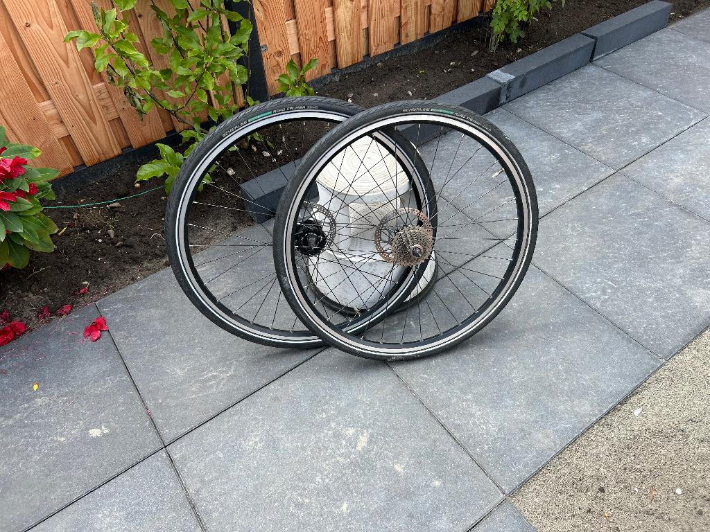 Set wielen 28 inch achterwiel 10 cassette versnell.schijfrem, Fietsen en Brommers, Fietsonderdelen, Wiel, Gebruikt, Elektrische fiets