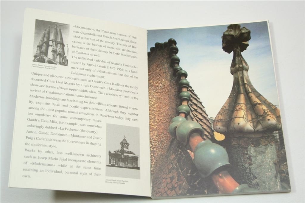 Antoni Gaudí — Modernismo Barcelona Ansichtkaarten Taschen, Ophalen of Verzenden, Gelezen