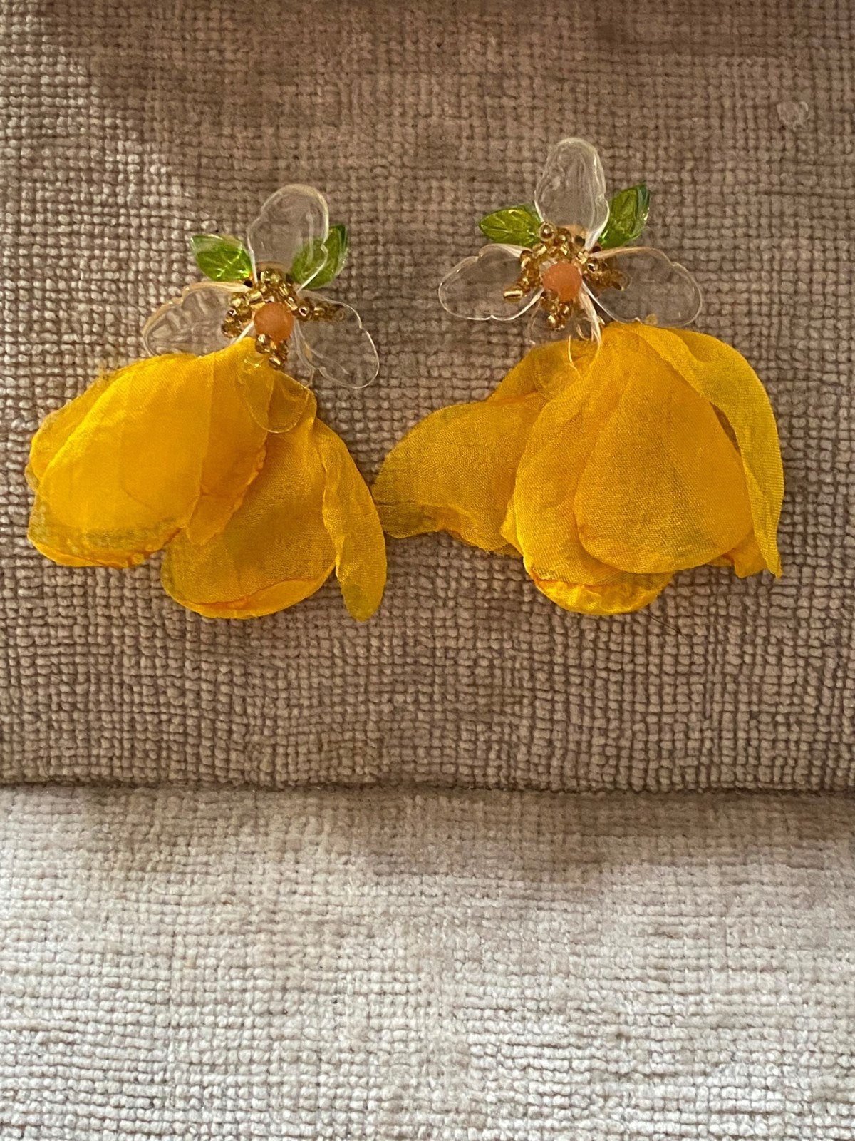 Opvallende Gele Bloem Oorbellen - Perfect voor de Zomer, Sieraden, Tassen en Uiterlijk, Oorbellen, Ophalen of Verzenden, Nieuw