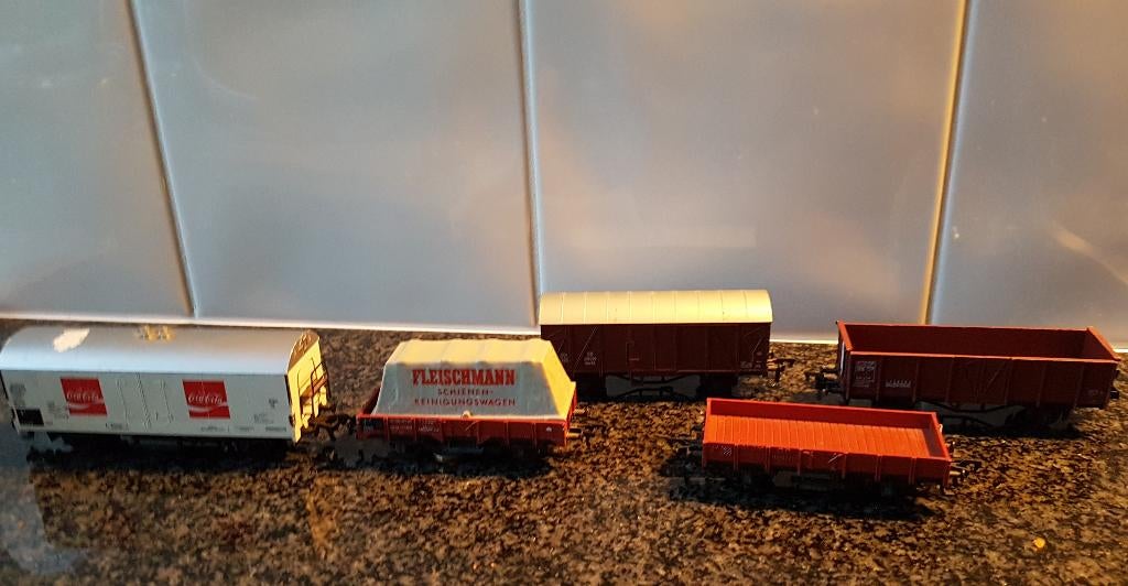 Treintjes. Schade aan Coca Cola wagondak, Ophalen of Verzenden, Zo goed als nieuw, Jongen of Meisje