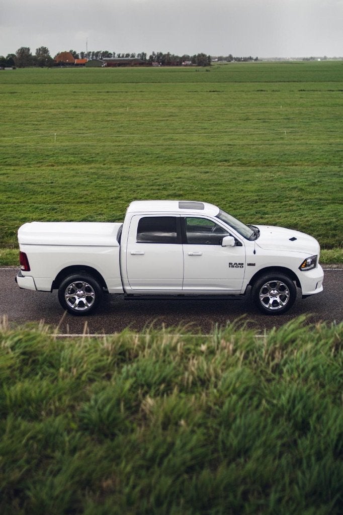 Dodge RAM Dodge RAM 2014 Wit motor gereviseerd en Chip, Auto's, Automaat, Wit, Bedrijf, Vierwielaandrijving