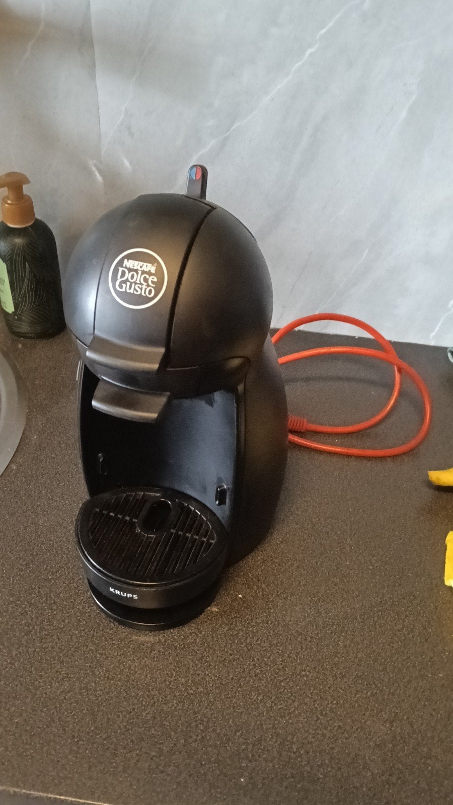 Nescafé Dolce Gusto Krups koffiezetapparaat, Witgoed en Apparatuur, Koffiezetapparaten, Ophalen, Koffiepads en cups, Gebruikt