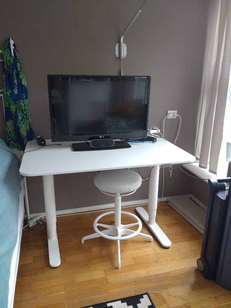Te koop electr verstelbaar bureau en stoel wit IKEA, Ophalen, 160 cm, Metaal, Zo goed als nieuw