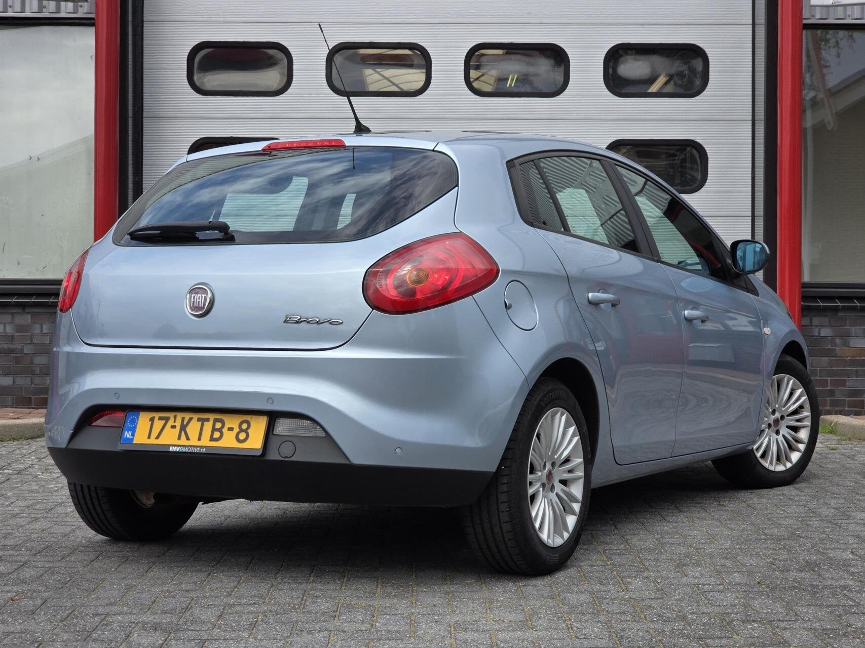 Fiat Bravo 1.4 T-Jet Corporate Clima/Cruise/PDC/LMV, Auto's, Voorwielaandrijving, Gebruikt, Zwart, 4 cilinders