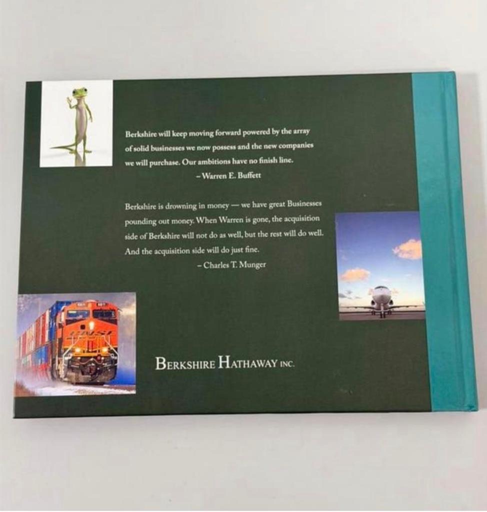 Berkshire Hathaway 60 Years Anniversary Book Warren Buffett, Boeken, Ophalen of Verzenden, Nieuw, Economie en Marketing