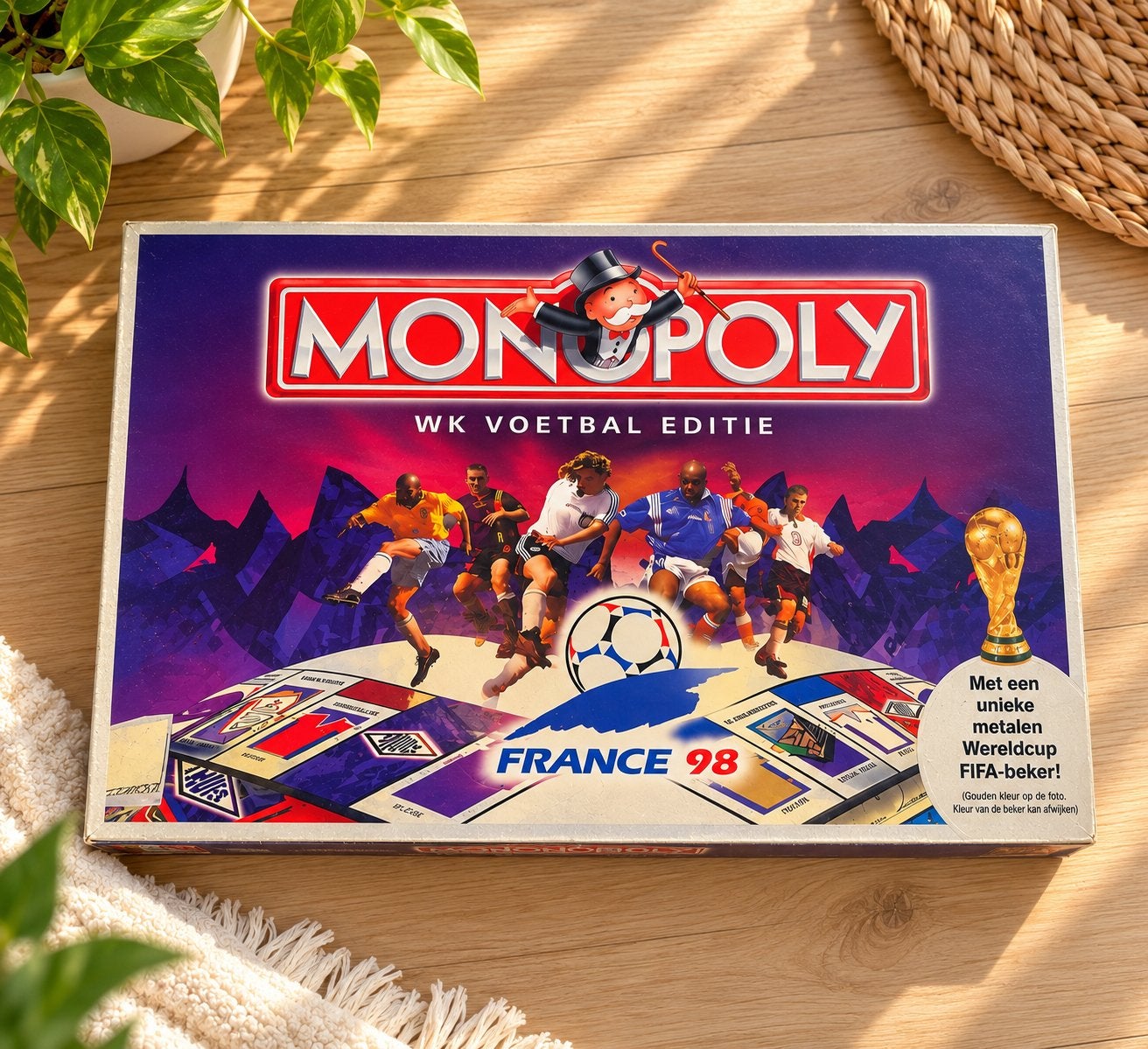 Monopoly WK Voetbal Editie France '98 nederlandstalig, Hobby en Vrije tijd, Een of twee spelers, Ophalen of Verzenden, Zo goed als nieuw