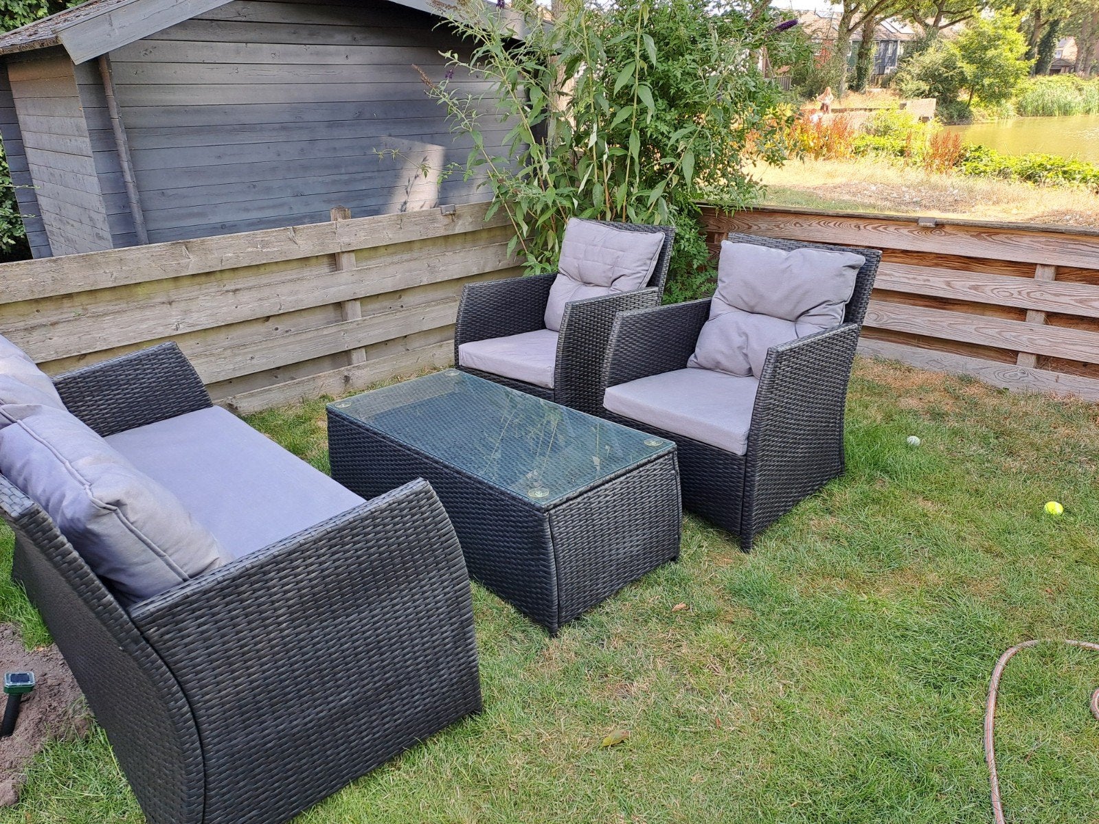 Cuvio loungeset met tafel en kussens, Ophalen, 4 zitplaatsen, Loungeset, Gebruikt