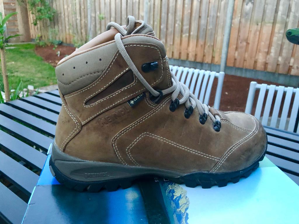 Meindl outdoor dames schoen 42,5, Kleding | Dames, Schoenen, Beige, Zo goed als nieuw, Wandelschoenen, Ophalen of Verzenden