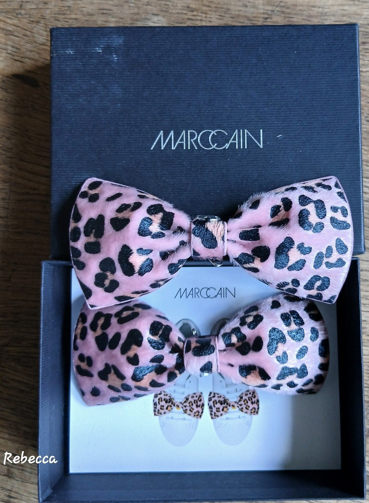 Marc Cain Roze Luipaardprint Strikjes Set, Marc Cain, Ophalen of Verzenden, Zo goed als nieuw