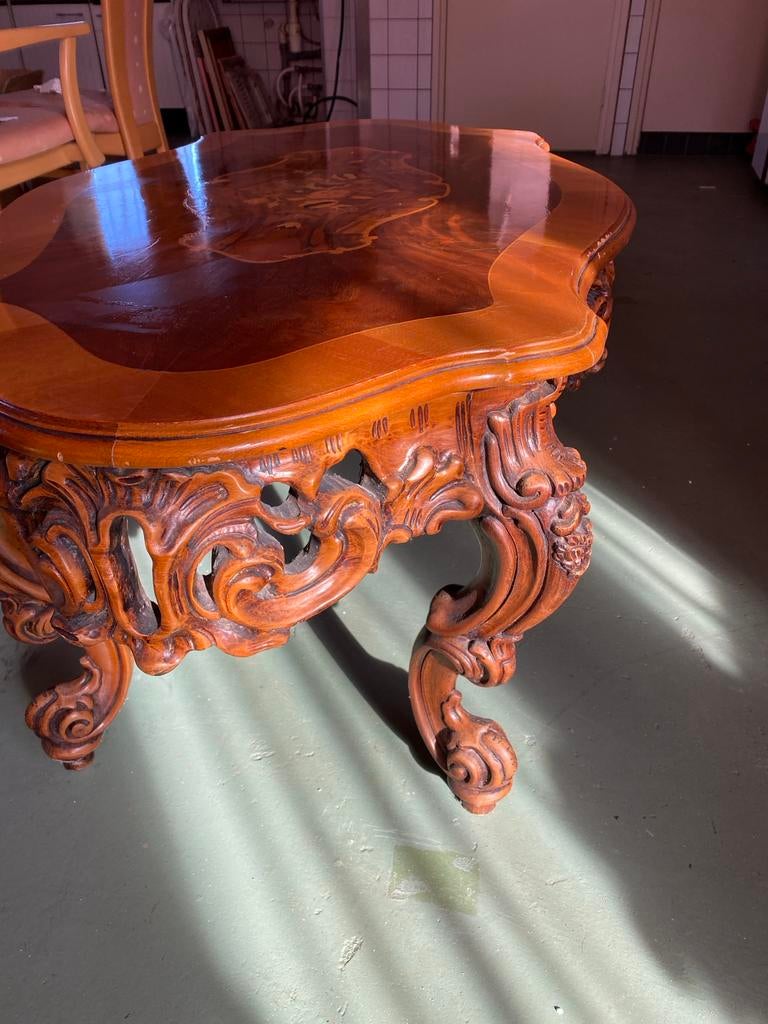 Salontafel met gedetailleerd houtsnijwerk, Antiek en Kunst, Ophalen