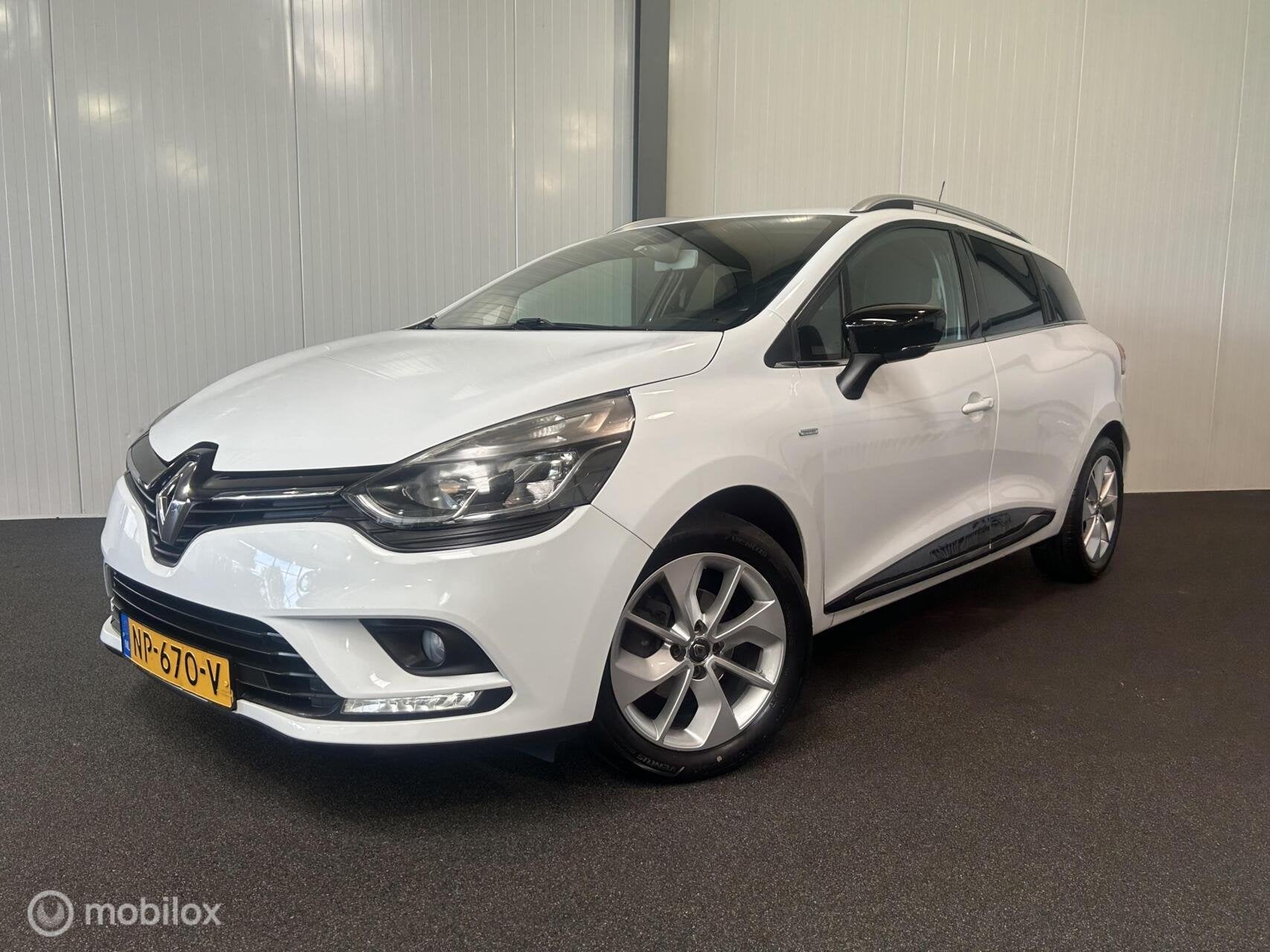 Renault Clio Estate 0.9 TCe Limited [ NAP cruise climate LM, Voorwielaandrijving, 898 cc, 1063 kg, Euro 6