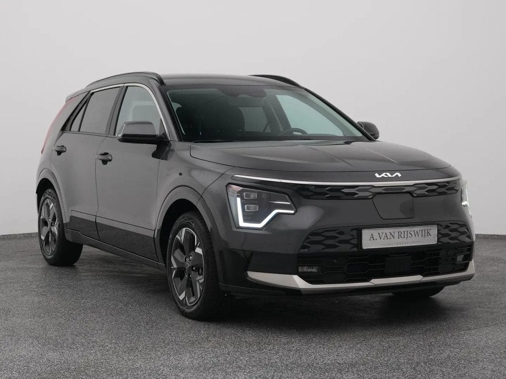 Kia Niro € 32.400,00, Automaat, Gebruikt, 1657 kg, Leder